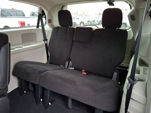 Used 2013 Dodge Grand Caravan SXT w/ UConnect Hands-Free Group image 31