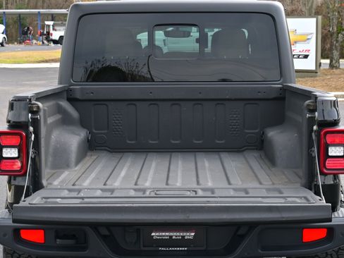 Used 2021 Jeep Gladiator Sport image 31
