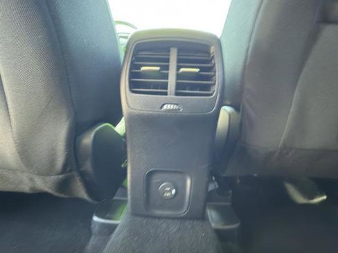 Used 2020 Ford Escape SE image 26