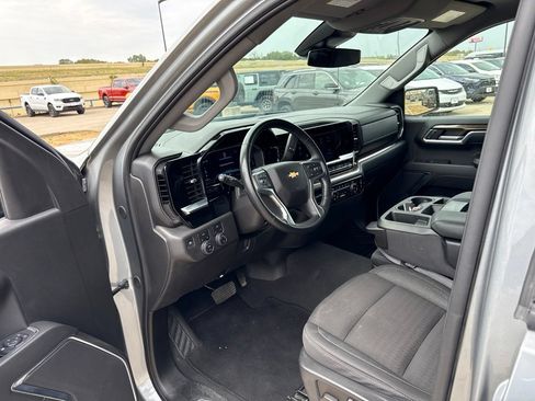 Used 2025 Chevrolet Silverado 1500 LT AWD/4WD image 20