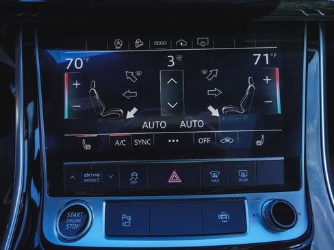 Used 2023 Audi Q7 3.0T Premium w/ Convenience Package image 18