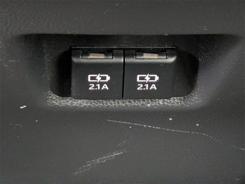 Used 2020 Toyota RAV4 XLE image 14