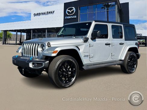 Used 2023 Jeep Wrangler Unlimited Sahara image 2