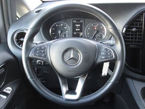 Used 2023 Mercedes-Benz Metris Passenger image 21
