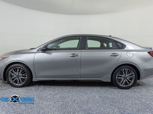 Used 2023 Kia Forte GT-Line w/ GT-Line Technology Package FWD image 4