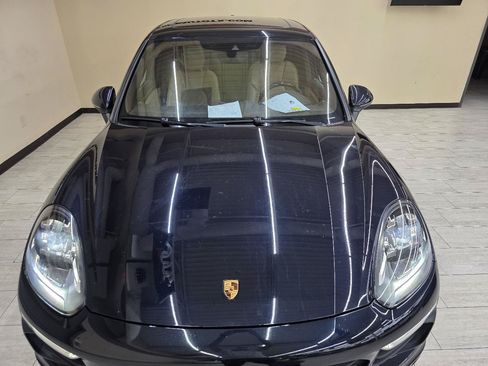 Used 2016 Porsche Cayenne AWD/4WD image 4