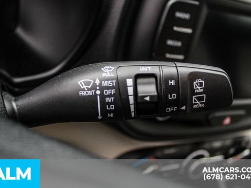 Used 2025 Kia Soul LX w/ LX Technology Package FWD image 29