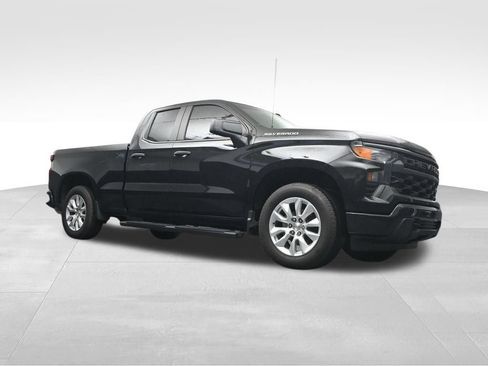Used 2025 Chevrolet Silverado 1500 Custom RWD image 16