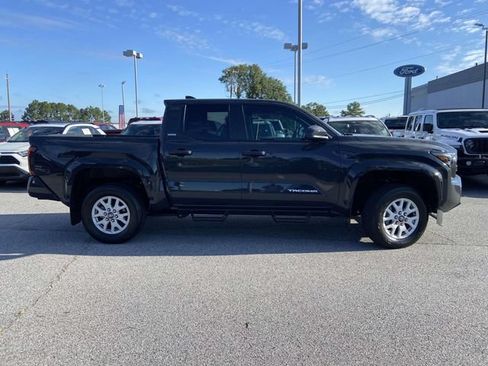Used 2024 Toyota Tacoma SR5 AWD/4WD image 2