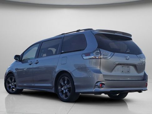 Used 2015 Toyota Sienna SE Premium image 23