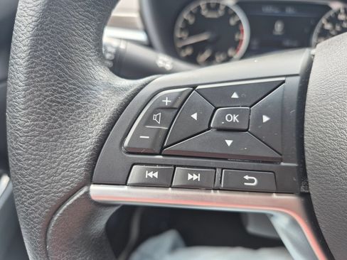 Used 2023 Nissan Altima 2.5 SV FWD image 17