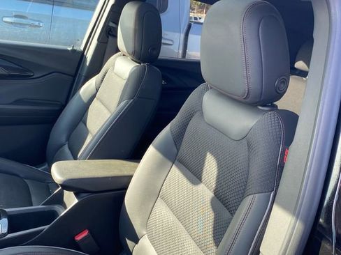 Used 2023 Chevrolet TrailBlazer RS w/ Sun and Liftgate Package image 5