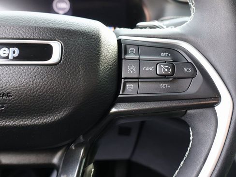 Used 2023 Jeep Grand Cherokee Altitude image 34