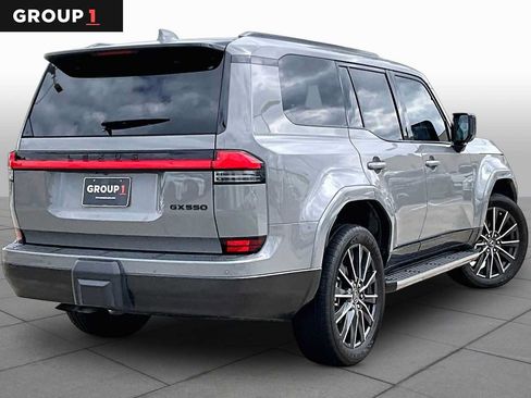 Used 2024 Lexus GX 550 w/ Accessory Package (Z1) AWD/4WD image 11