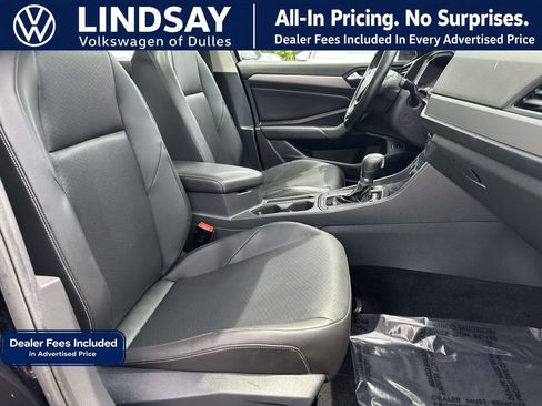 Used 2019 Volkswagen Jetta SE FWD image 12