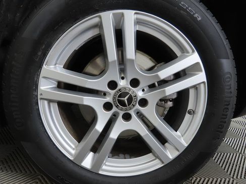 Certified 2023 Mercedes-Benz GLB 250 image 31