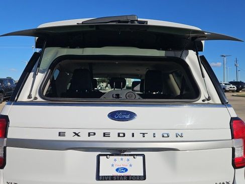 Used 2024 Ford Expedition Max XLT image 12