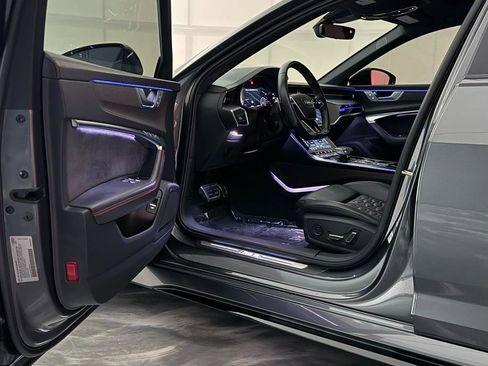 Used 2022 Audi RS 6 w/ Executive Package image 17