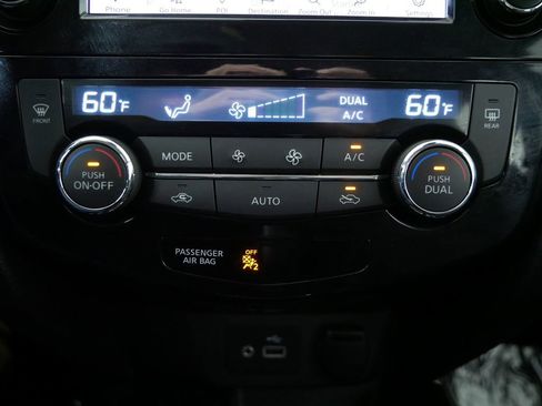 Used 2022 Nissan Rogue Sport SL AWD/4WD image 30