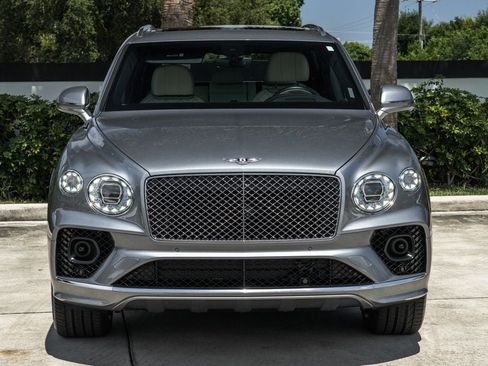 Used 2021 Bentley Bentayga AWD/4WD image 12