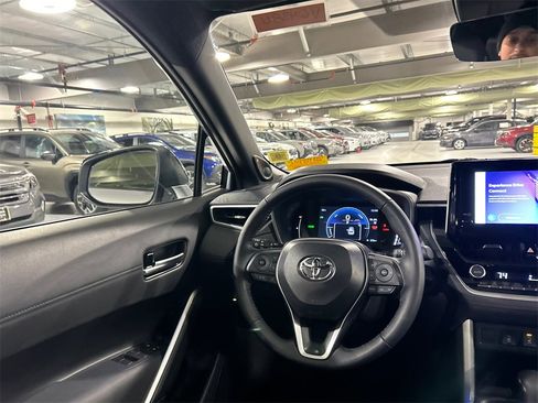 Used 2025 Toyota Corolla Cross AWD Hybrid w/ Convenience Package image 25