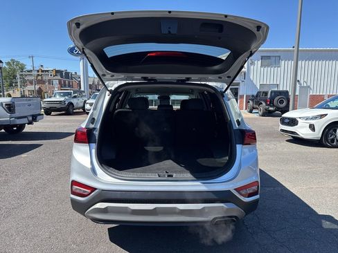 Used 2020 Hyundai Santa Fe SE image 9