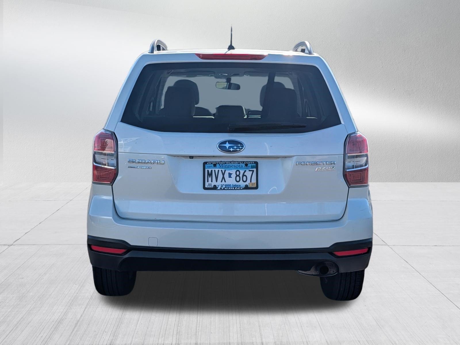 Used 2015 Subaru Forester 2.5i Premium w/ All-Weather Package AWD/4WD image 4