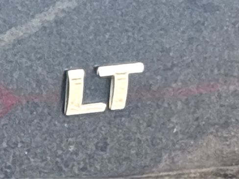 Used 2023 Chevrolet Traverse LT image 25