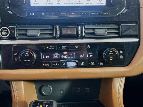 Used 2023 Nissan Pathfinder Platinum FWD image 16