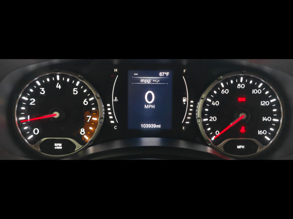 Used 2016 Jeep Renegade Latitude FWD image 39