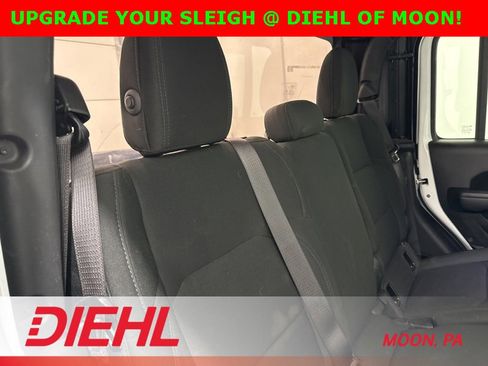 Certified 2021 Jeep Gladiator Willys image 9