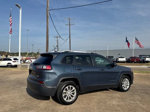 Used 2020 Jeep Cherokee Latitude FWD image 23