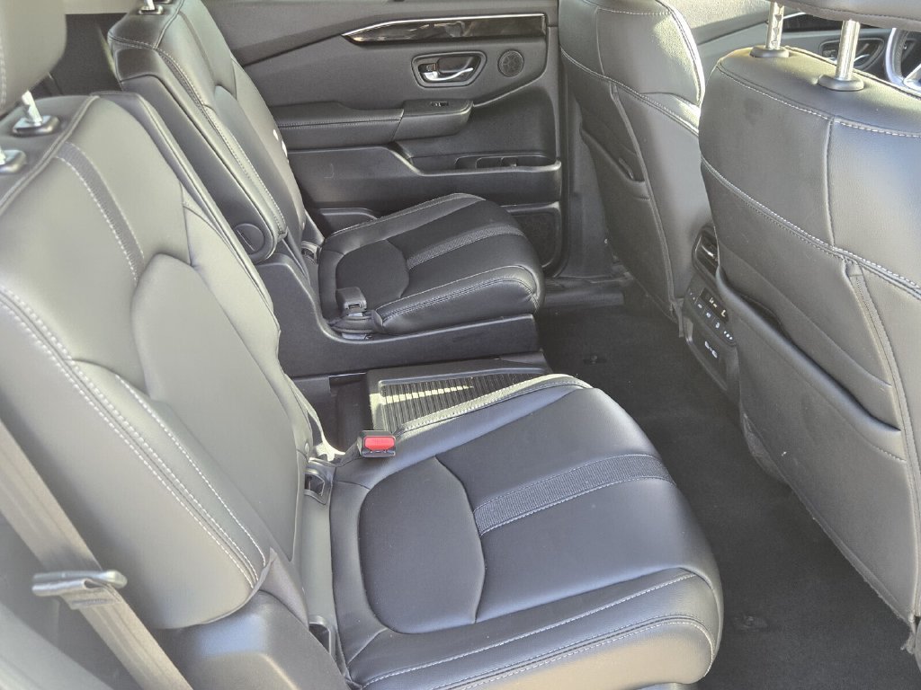 Certified 2023 Honda Pilot EX-L image 17