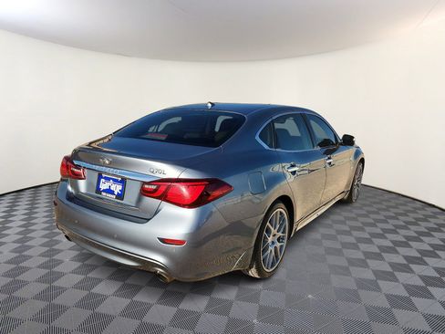 Used 2017 INFINITI Q70 L 3.7 w/ Deluxe Touring Package image 4