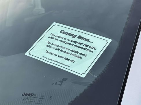 Used 2023 Jeep Grand Cherokee Limited image 32