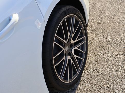 New 2026 Porsche Panamera image 36