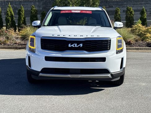 Used 2022 Kia Telluride EX w/ EX Premium Package image 3