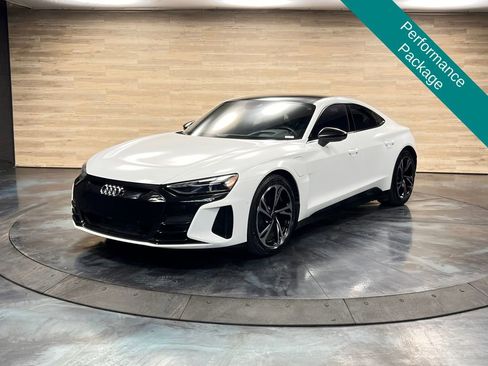 Used 2022 Audi e-tron GT Prestige w/ Prestige Package image 3