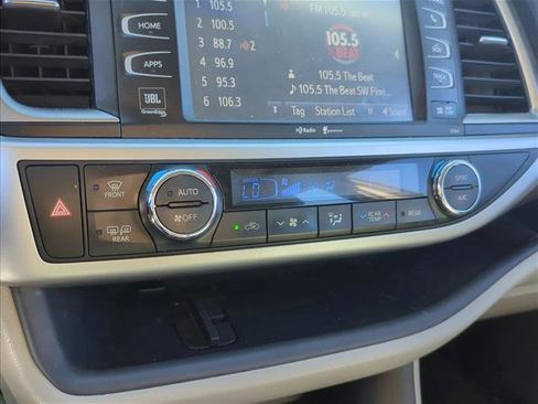 Used 2015 Toyota Highlander Limited image 21