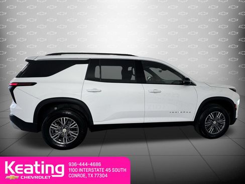 Used 2026 Chevrolet Traverse LT w/ Driver Confidence Package FWD image 4