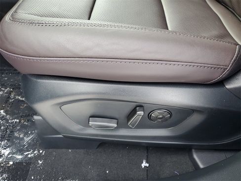 New 2026 Ford Explorer Platinum image 11