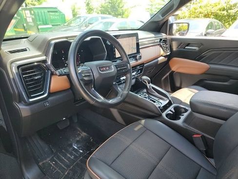 Used 2023 GMC Canyon AT4 w/ Technology Package AWD/4WD image 9