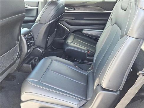 Used 2022 Jeep Grand Cherokee L Limited w/ Trailer Tow Group (B) image 20