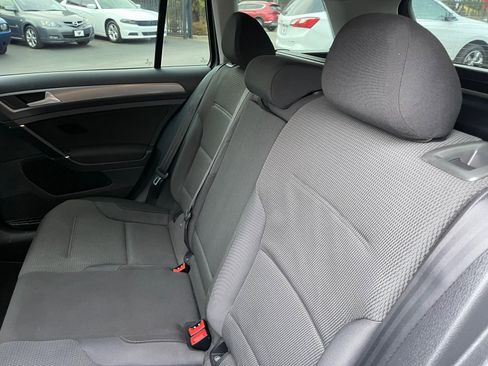 Used 2016 Volkswagen Golf S image 13
