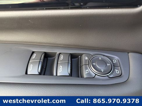 New 2026 Chevrolet Suburban Premier image 23