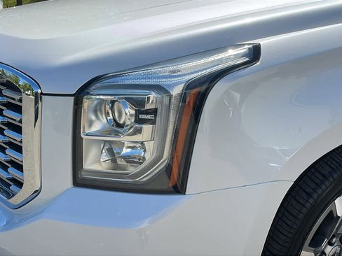 Used 2018 GMC Yukon Denali w/ Denali Ultimate Package AWD/4WD image 7