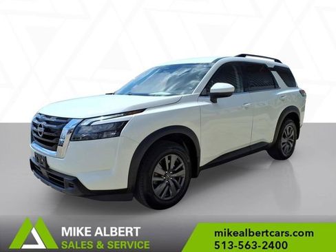 Used 2023 Nissan Pathfinder SV AWD/4WD image 3