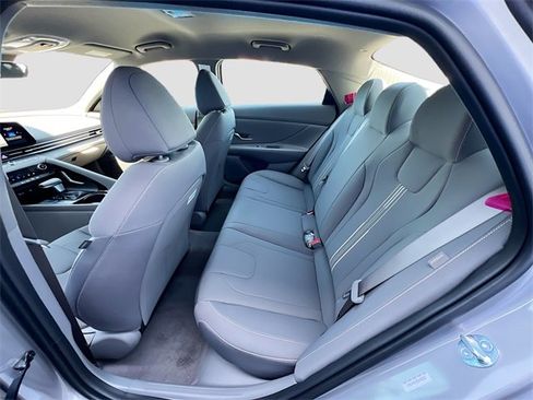 New 2025 Hyundai Elantra SEL image 23