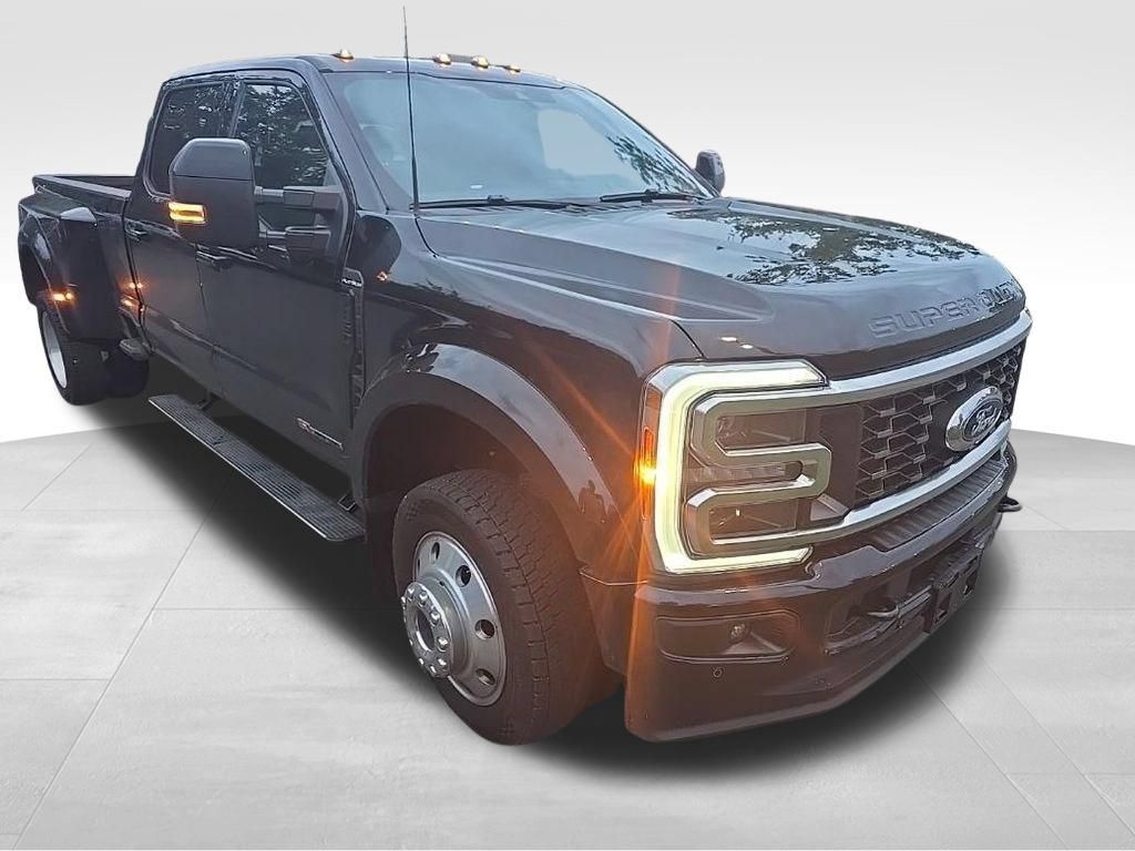 Used 2025 Ford F450 Platinum w/ FX4 Off-Road Package AWD/4WD image 2