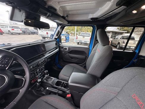 Used 2025 Jeep Wrangler Unlimited Rubicon image 10